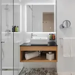 호텔 By Ihg