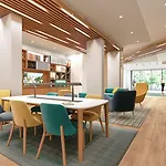 By Ihg Ξενοδοχείο