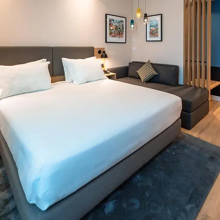 Hotel By Ihg 4*