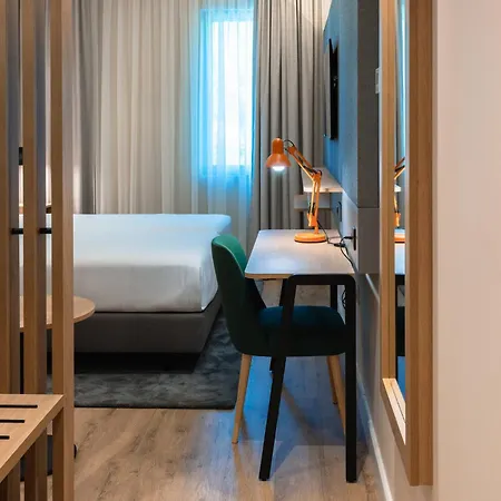 By Ihg Брага