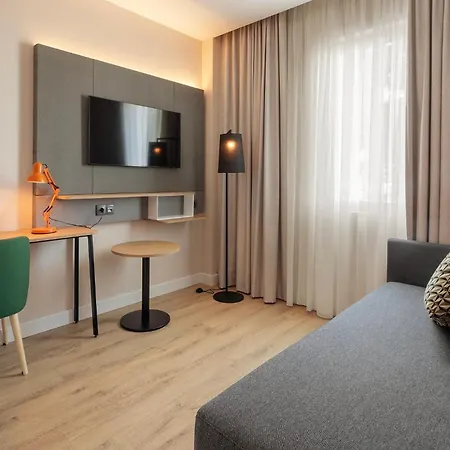 Hotel By Ihg 4*