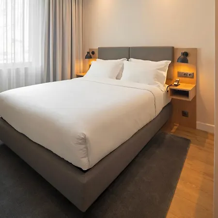 מלון By Ihg בראגה