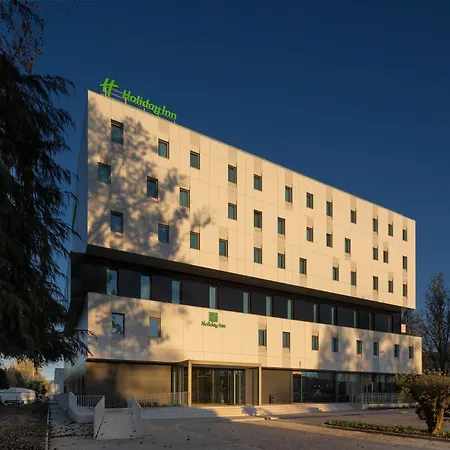 Hotel By Ihg