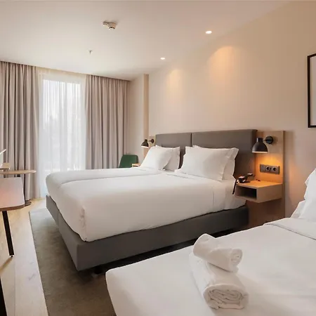 By Ihg Брага