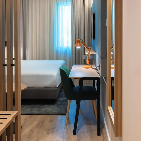 By Ihg Hotel 4*