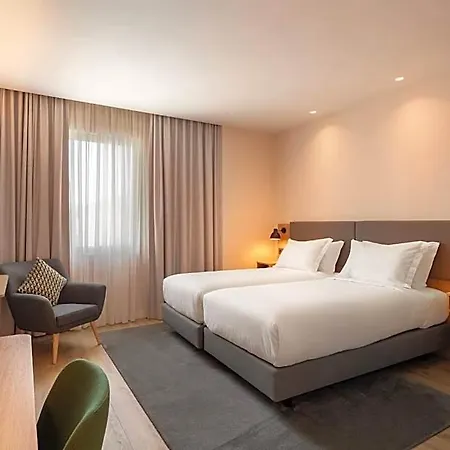 Hotel By Ihg