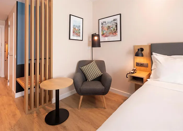 By Ihg Ξενοδοχείο